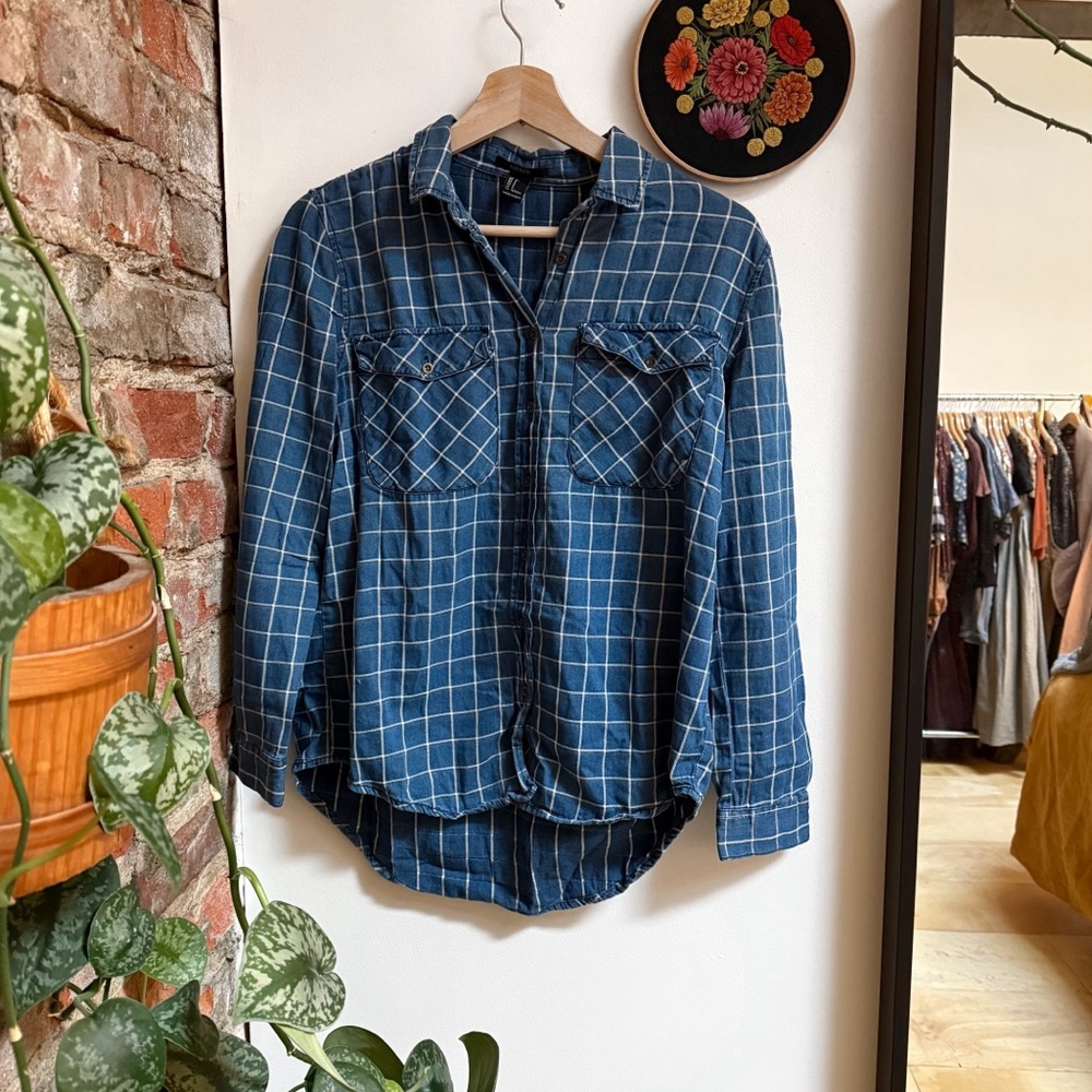 Forever 21 | Blue Button-down Shirt | Small